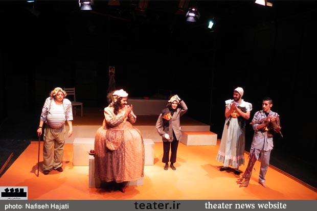 آزاده انصاری: باید سابقه کارگردان ملاک دستمزد باشد نه شاخه فعالیتش!