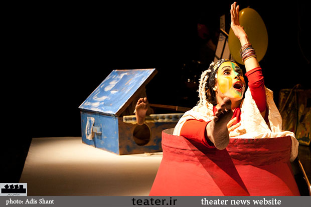 33 نمایش در سالن‌های تهران در حال اجرا است