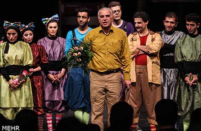 اجرای نمایش «شاخ نبات» متوقف شد/ توضیحات کارگردان