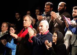 هنرمندان به تماشای نمایش 