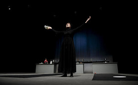 شهلا جاهد در صحنه جان می‌گیرد