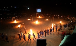 اجرای نمایش خیابانی ۱۵۰ کارتن‌خواب بهبودیافته در تهران