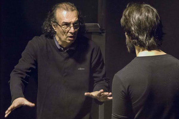 دختر هاینر مولر «مائوزر» را افتتاح می‌کند