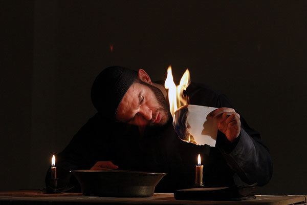 بابک حمیدیان به «مرثیه‌ای برای کتاب‌سوزی» اضافه شد