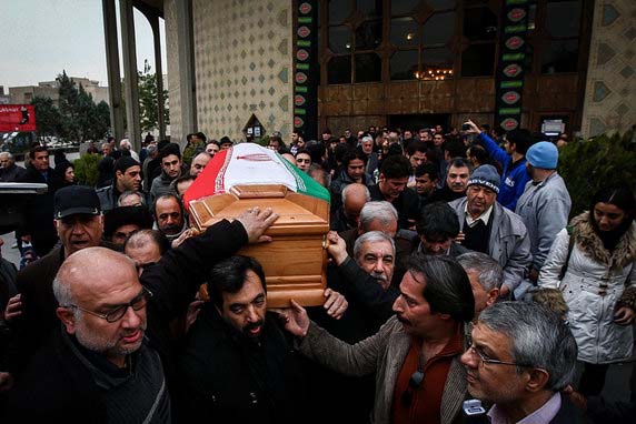 انوشیروان ارجمند از تئاتر شهر به خانه ابدی رفت