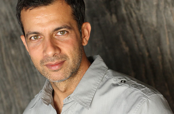 بازیگر ایرانی در آمریکا روی صحنه می‌رود