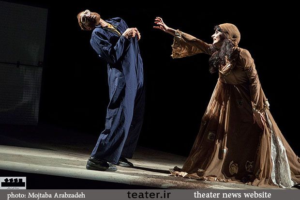 چه نمایش هایی روی صحنه است؟