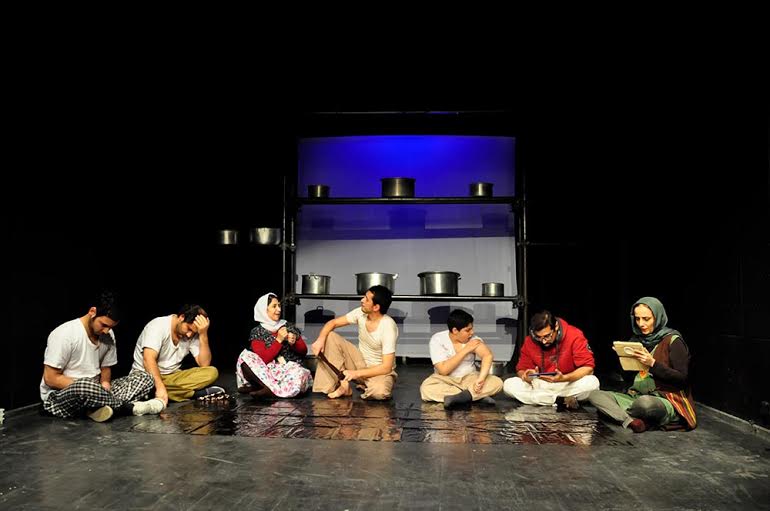 استقبال تماشاگران از نمایش «شانس داشتن ته دیگ»