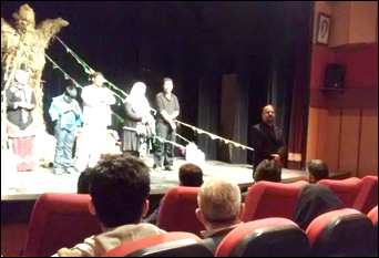 مدیر مرکز هنرهای نمایشی حوزه هنری به تماشای «کاریزما» نشست