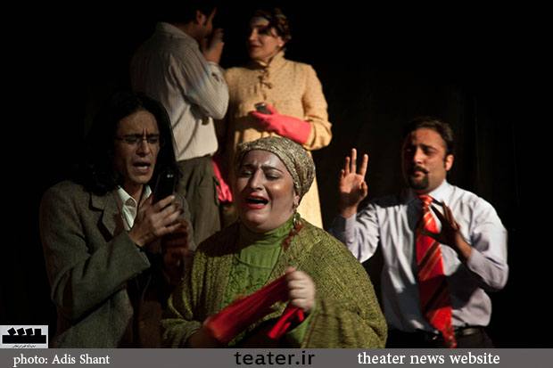 همه تئاتر هایی که روی صحنه هستند