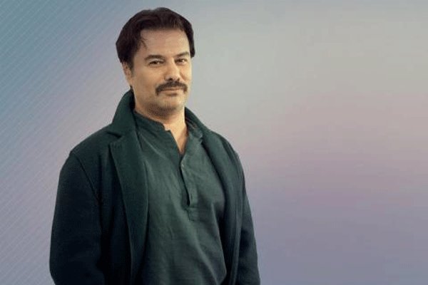 پیمان قاسم‌خانی بازیگر تئاتر می شود