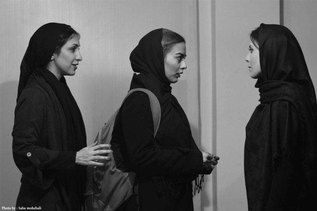 اسباب‌کشی یک زوج روی جشنواره تئاتر فجر «پارازیت» می‌اندازد