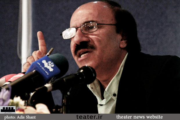 دبیر جشنواره تئاتر فجر پیام داد