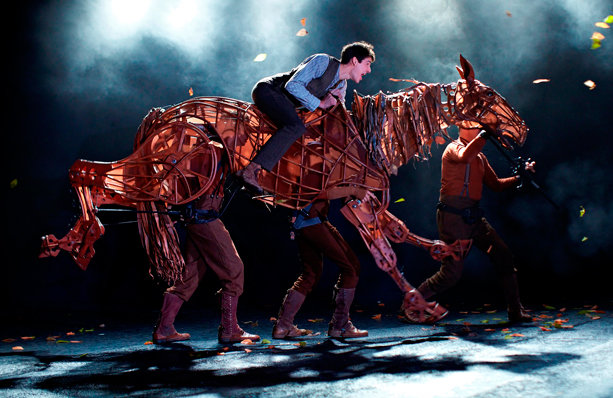 «اسب جنگی» به لندن رسید «اسب جنگی» به لندن رسید