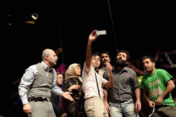 گزارشی از نخستین روز از جشنواره تئاتر فجر/ نماینده مجلس هم تئاتر دید گزارشی از نخستین روز از جشنواره تئاتر فجر/ نماینده مجلس هم تئاتر دید