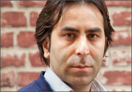 باپیری: ادعا نمیکنم «کامنت» تئاتر مستند است باپیری: ادعا نمیکنم «کامنت» تئاتر مستند است