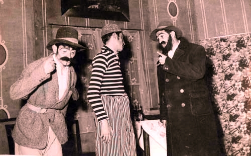 وقتی پست مدرنهای گُنگ، گناه تئاترفارسی ها را گردن می گیرند وقتی پست مدرنهای گُنگ، گناه تئاترفارسی ها را گردن می گیرند