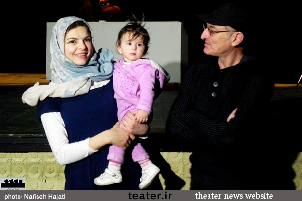 فهمیدیم تماشاگر ایرانی به ترجمه احتیاج دارد!