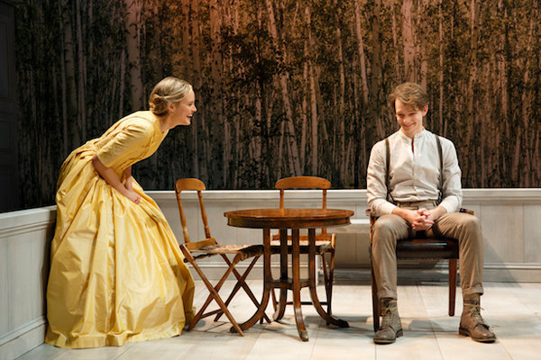 تئاتری از تورگنیف روسی به صحنه رفت تئاتری از تورگنیف روسی به صحنه رفت