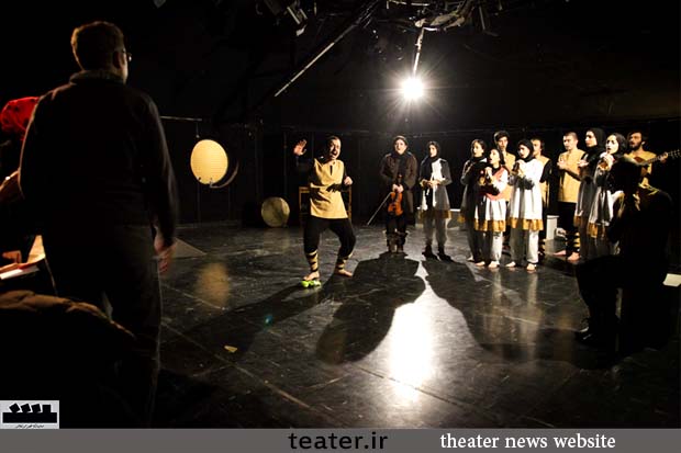 جامعه شناس اسپانیایی به تماشای «فصل نامه ناکوک» نشست