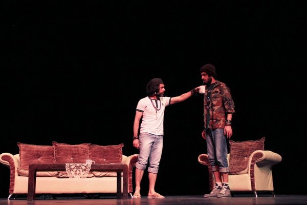 میلاد محمدی: متاسفم که مدیران تئاتری ما از هنرمندانشان دفاع نمی‌کنند