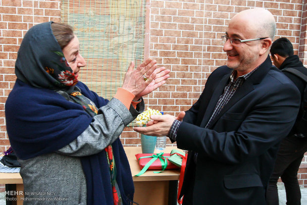 خانواده عروسکی صاحب‌خانه شدند + عکس