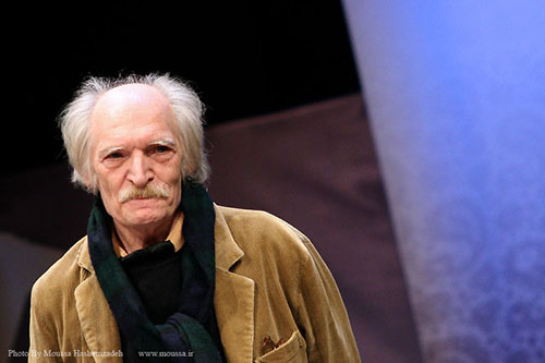 اجرای یک تئاتر به محمود دولت آبادی تقدیم شد