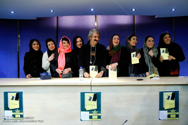 جشن امضای کتاب «کوکوی کبوتران حرم» برگزار شد جشن امضای کتاب «کوکوی کبوتران حرم» برگزار شد