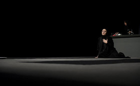 فیلم تئاتر سه نمایش عرضه می‌شود.