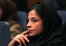 سیما تیرانداز و اجرای یک نمایش کمدی سیما تیرانداز و اجرای یک نمایش کمدی