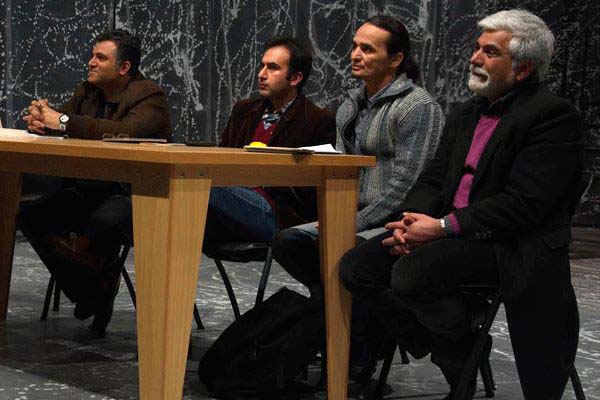 «یک صبح ناگهان» توسط کانون ملی منتقدان تئاتر ایران نقد شد «یک صبح ناگهان» توسط کانون ملی منتقدان تئاتر ایران نقد شد