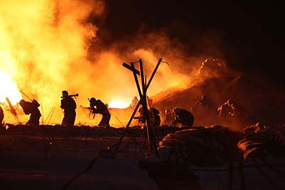 اجرای نمایش «فصل شیدایی» در ساحل خلیج فارس اجرای نمایش «فصل شیدایی» در ساحل خلیج فارس