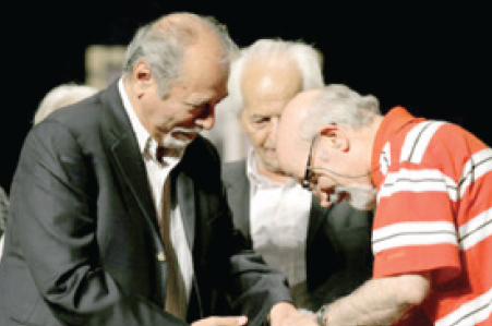 داود فتحعلی‌بیگی: علی نصیریان پرچمدار نمایش‌های ایرانی است