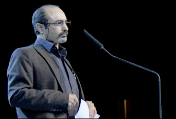 رضا آزاد: تئاتر کشور به اقتباس از ادبیات نیاز دارد