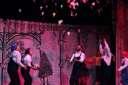 هنرمندان از نمایش «تیستوی سبز انگشتی» استقبال کردند هنرمندان از نمایش «تیستوی سبز انگشتی» استقبال کردند