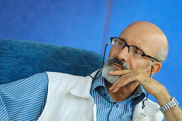 داوود فتحعلی بیگی دبیر جشنواره نمایش های آیینی و سنتی شد. داوود فتحعلی بیگی دبیر جشنواره نمایش های آیینی و سنتی شد.