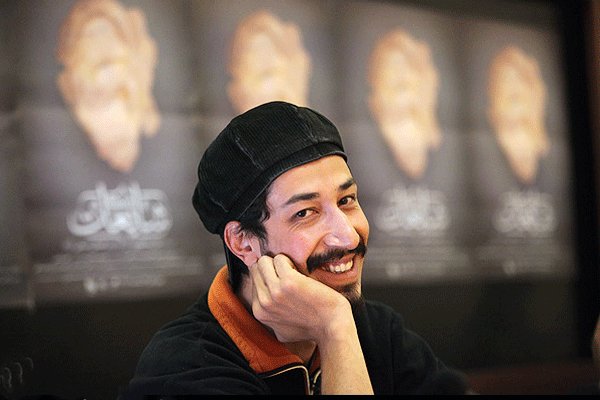 گفتگو با بهرام افشاری / خانه اولم تئاتر است گفتگو با بهرام افشاری / خانه اولم تئاتر است