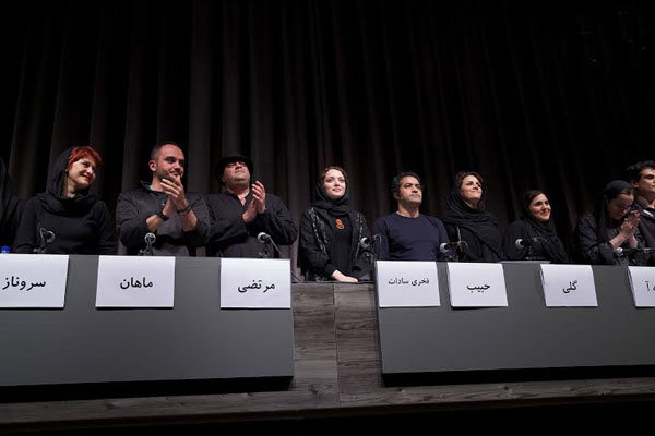 «شب سال نو» در چهار پرده خوانده شد «شب سال نو» در چهار پرده خوانده شد