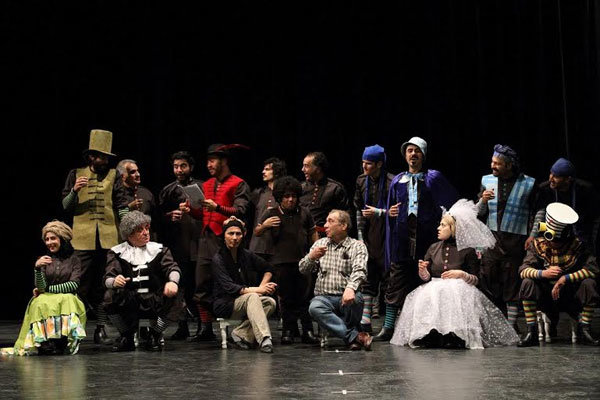 زنگ افتتاح «رام کردن زن سرکش» را هما روستا میزند زنگ افتتاح «رام کردن زن سرکش» را هما روستا میزند