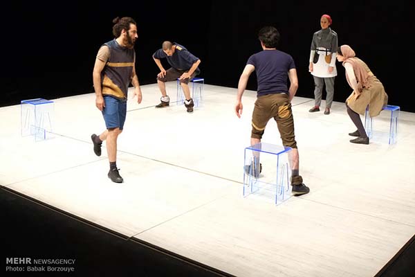 عکسهایی از نمایش «کامنت» به کارگردانی یوسف باپیری