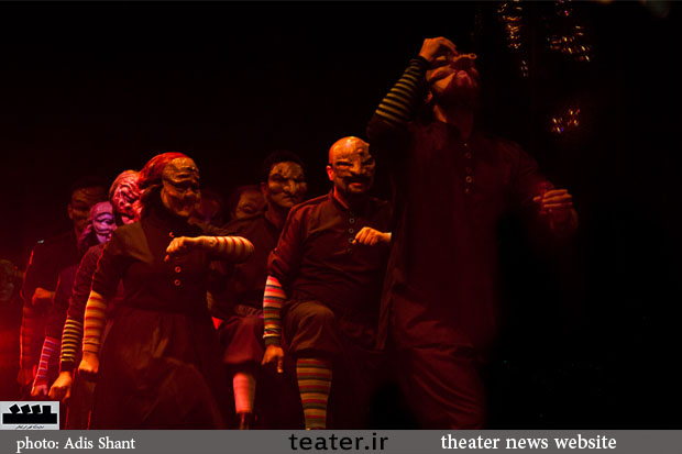 22 نمایش در تهران بر روی صحنه است