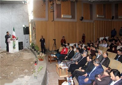 برگزاری اردیبهشت تئاتر گیلان در صحنه‌ای پر از خاک و سیمان