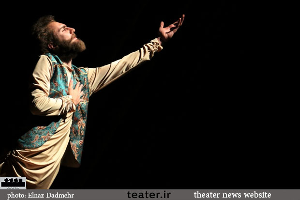 کلاف تئاتر کرج گره کور خورده است/ استعدادهایی که در حواشی مانده اند کلاف تئاتر کرج گره کور خورده است/ استعدادهایی که در حواشی مانده اند