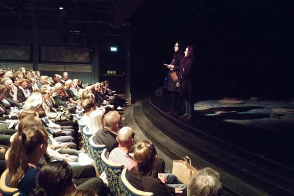 تقدیم یک تئاتر به مادران 175 غواص شهید در مالموی سوئد