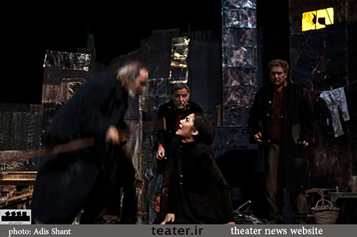 «در اعماق» به محمدرضا خاکی تقدیم شد.