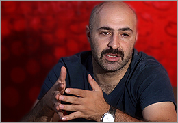 تینو صالحی «وُو» را اجرا می‌کند