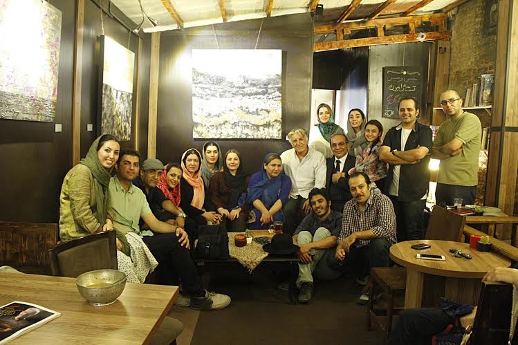 رضا کیانیان به تماشای نمایش 