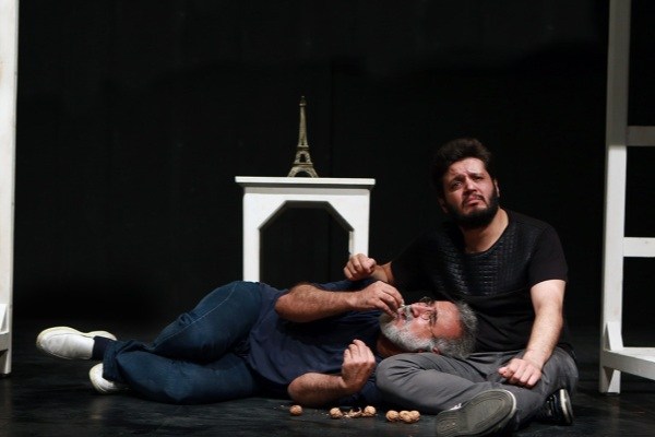 «کافه فرانسه» با دو روز تأخیر به صحنه می‌رود