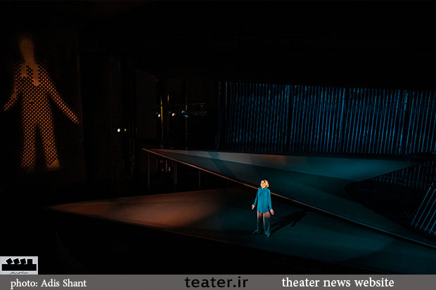 مراسم فرش قرمز ایرانی در تئاتر شهر