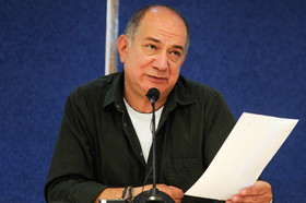 آتیلا پسیانی «باغ آلبالو» را به تئاتر شهر می‌آورد